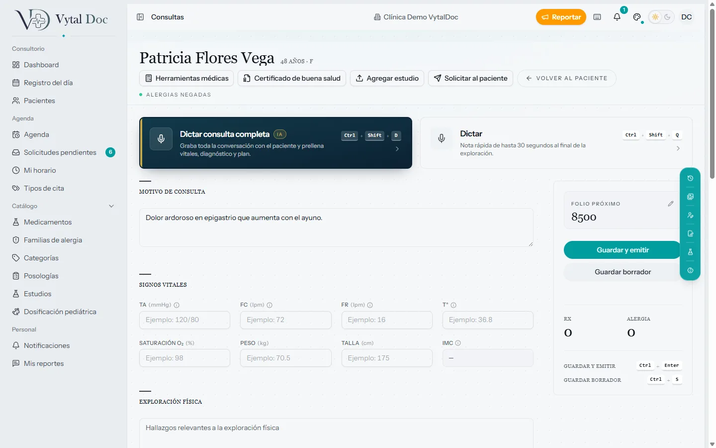Consultation editor with AI dictation panel and structured vitals form